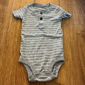 10/$10 Carter’s Gray and White Striped Bodysuit 9m